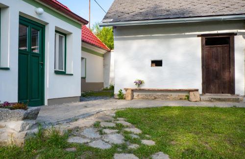 Kovarov House | chalupa Pelechy