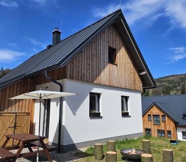 Smrzovka House | Child-Friendly Retreat at Chalupa pod Bínovem - Guest Rated 9.8