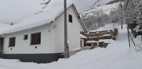 Cerveny Kamen House | Discover Family-Friendly Chalupa pod bralom - 4 Star Retreat