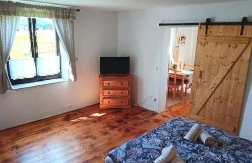 Volary Apartment | Family-Friendly Retreat at Chalupa pod Volarským rondelem