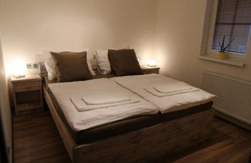 Dolni Mala Upa House | Pet-Friendly Chalupa Semafor with Hot Tub & Kitchen