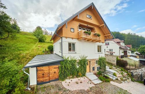Svoboda nad Upou House | Discover Chalupa Svoboda: Family-Friendly Retreat with Kitchen