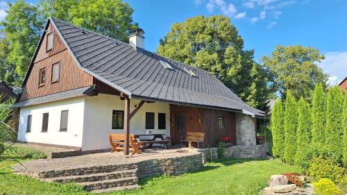 Ricky v Orlickych horach House | Discover Chalupa U Křížku: Pet-Friendly Retreat in Říčky