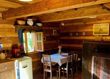 Karolinka Ski Chalet | Cozy Chalupy Pod Šenkem - Family & Pet Friendly Retreat
