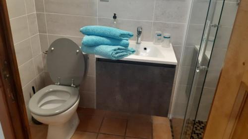 Saint-Jacques-en-Valgodemard Bed & Breakfast | Highly Rated Chambre d'Hôte Chez Tourache with Delicious Breakfast