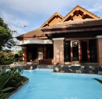 Su Thep Villa | Discover Chamber' 64: Private Pool Villa for Unforgettable Stays