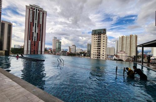 Pekeliling Apartment | Experience Chambers Suites KLCC: Family-Friendly Comfort