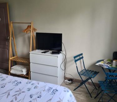 Etival-les-le-Mans Bed & Breakfast | Convenient Stay Near 24H du Mans Circuit with Family Options
