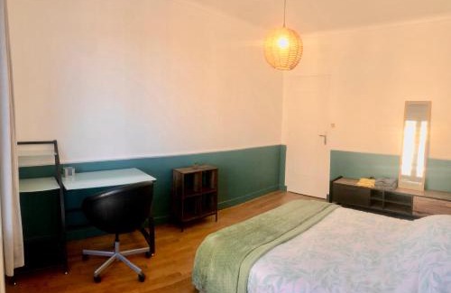 Sigoules House | Cozy Room in Sigoules with Kitchen & Family-Friendly Perks