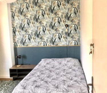 Sigoules House | Cozy Room in Sigoules with Kitchen & Family-Friendly Perks