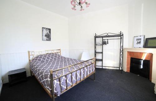 Maisons-Alfort House | Serene Chambre 2: Family-Friendly Retreat Near Paris