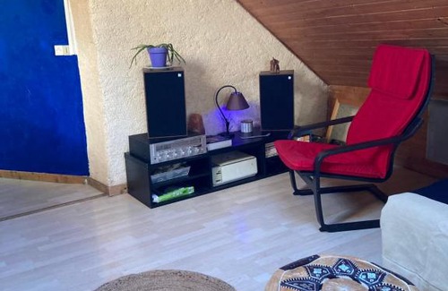 Briancon Bed & Breakfast | Guest Rated: 10/10 Flat Sharing Experience in Chambre 2