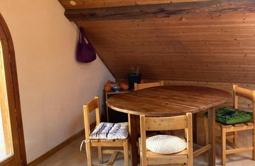Briancon Bed & Breakfast | Guest Rated: 10/10 Flat Sharing Experience in Chambre 2