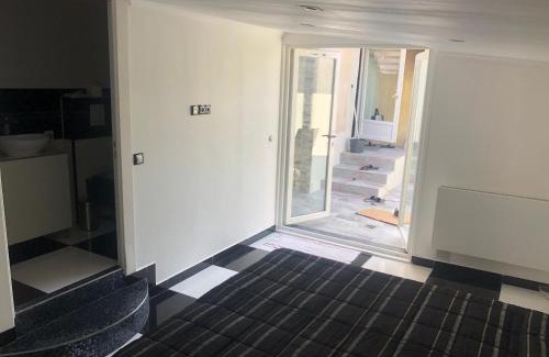 Larose House | Comfortable Room for Two with Private Bathroom Amenities