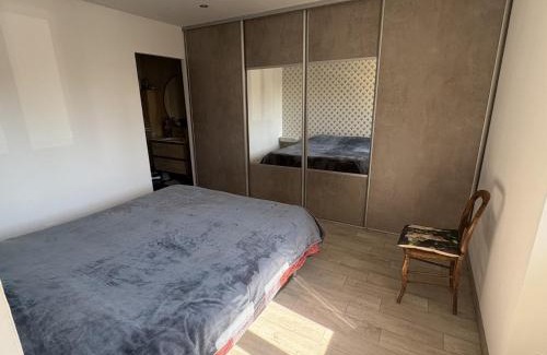 Parigne-lʼEveque House | Convenient Stay Near the Iconic 24 Hours Circuit