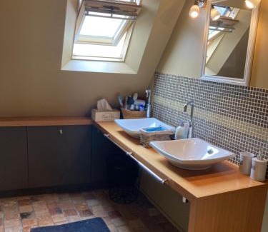 La Fleche House | Discover Chambre Alix: Oceanfront Pool with 9.4 Rating