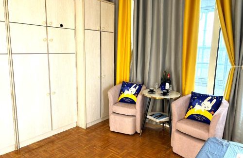 Quartier de la Chapelle House | Discover Chambre Arena Porte La Chapelle: Family-Friendly Getaway