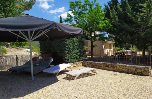 Peypin-d'Aigues House | Discover Chambre au Cœur du Luberon - Pet Friendly Haven