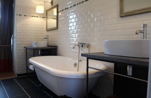 Salbris House | Guest Rated 10/10: Chambre au Château with Pool & Breakfast