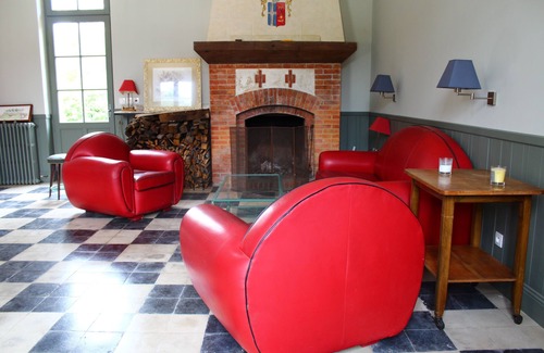 Salbris House | Guest Rated 10/10: Chambre au Château with Pool & Breakfast