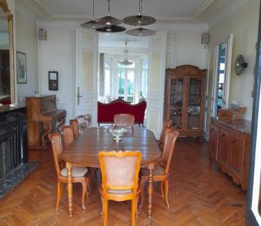 Saint-Pierre-Brouck Bed & Breakfast | Pet-Friendly Stay at Château de St-Pierre-Brouck