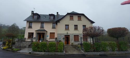 Jabrun House | Child-Friendly Escape at Moulin des Templiers - 10/10 Rating