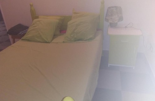 Rabi House | Stylish Room with AC, WiFi, and Ocean Views - 9/10 Rating