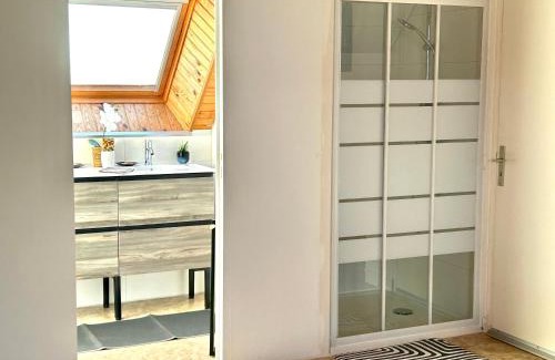 Cleguerec House | Tranquil Country Retreat with Kitchen, Rated 9/10 by Guests