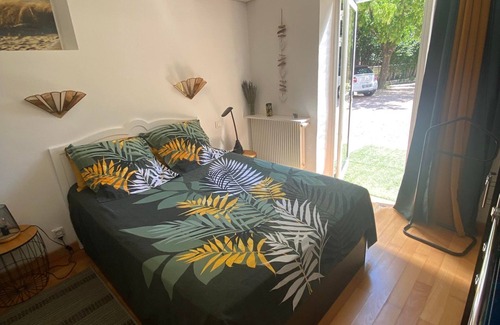 Draguignan Bed & Breakfast | Indulge in a Jacuzzi Retreat with Exceptional Amenities