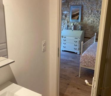 Caylus House | Comfortable Room with Private Bathroom for Family Stays