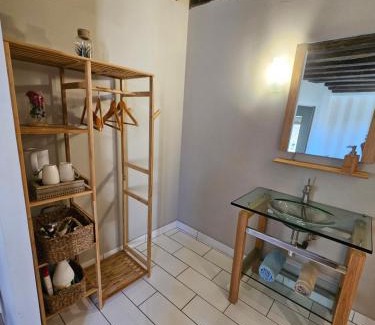 Donzy House | Cozy Room with Private Bath - Child-Friendly Retreat