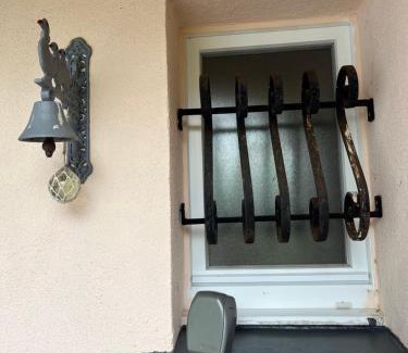 Yves Bed & Breakfast | Inviting Room with Pool and Marais View for Your Escape