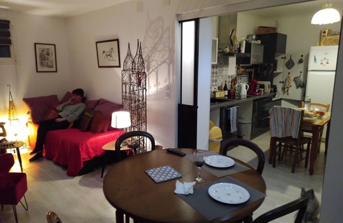 Perigueux Bed & Breakfast | Relaxing Retreat at Chambre César with Pool and Breakfast