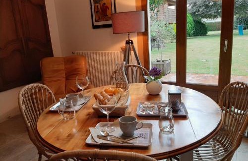 Pouzac Bed & Breakfast | Child-Friendly Comfort at Chambre Candésie - Rated 9/10