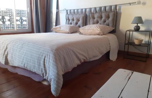Samadet House | Welcoming Chambre chez Annick: Pet & Child Friendly Retreat