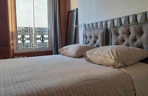 Samadet House | Welcoming Chambre chez Annick: Pet & Child Friendly Retreat