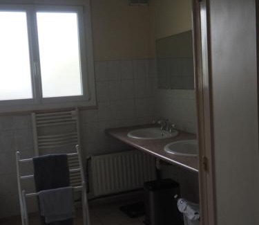 Villiers sur Orge Bed & Breakfast | Cozy Room with Local Host for JO 2024 Experience