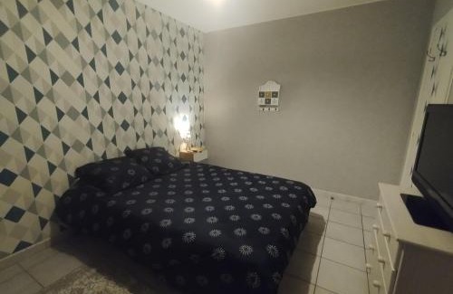 Marnay-sur-Seine House | Cozy Room with Private Bath and Toilet - Guest Rated 9.2