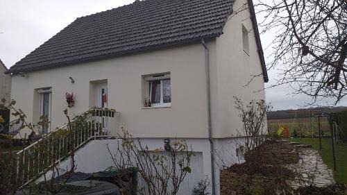 Marnay-sur-Seine House | Cozy Room with Private Bath and Toilet - Guest Rated 9.2