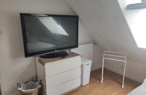 Chateaubriant House | Cozy Chambre chez l'habitant with Kitchen Amenities