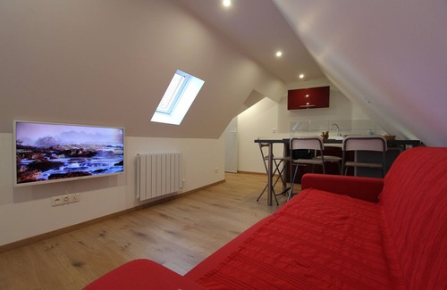 Riquewihr Apartment | Cozy Stay at L'Écureuil: Heart of Riquewihr Awaits You