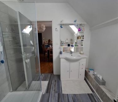 Laversines House | Chambre chez l habitant à 10 mn de aéroport