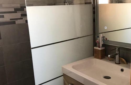 13th Arrondissement House | Cozy Room with Private Bath and Pool Access in a Villa