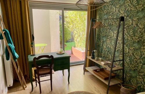 Jouvence House | Relaxing Retreat with Spa and Garden in City Center