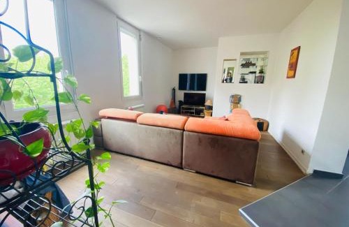 Le Grand Charran House | Spacious and Comfortable Apartment with Pet-Friendly Amenities