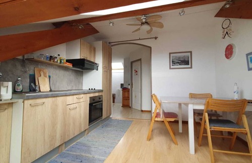 Choisy Bed & Breakfast | Cozy Chambre Coquelicot: Ideal for Families & Breakfast Included