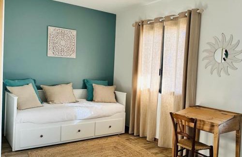 Faverolles Bed & Breakfast | Chambre cosy avec salle d'eau, accès piscine chauffée et Wi-Fi illimité - FR-1-591-620