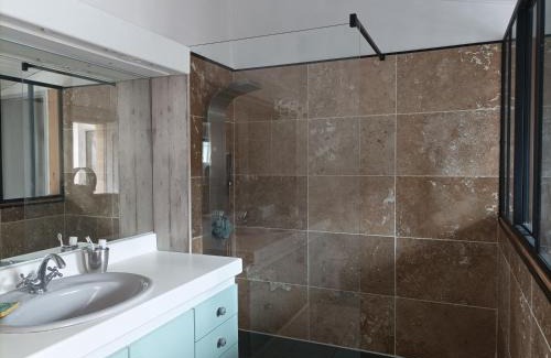 Merignac House | Cozy Room with Private Bath in Mérignac Arlac - 8.9/10 Rated