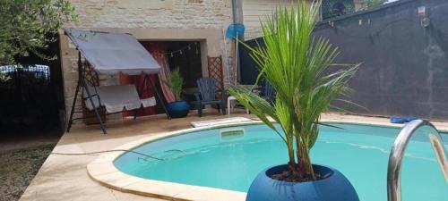 Chef-Boutonne Bed & Breakfast | Cozy Room for Two with Pool and Hot Tub Access