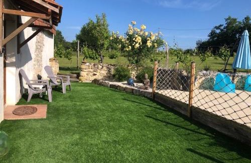 Castelnau-sur-l'Auvignon Bed & Breakfast | Relaxing Oceanfront Stay at Chambre d'hôtes La Détente